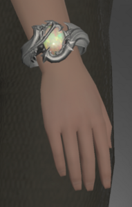 Sharlayan Custodian's Bangle side.png