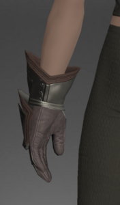 Ivalician Lancer's Gauntlets rear.png